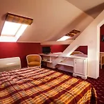 Hotell Park Tartuf 3*