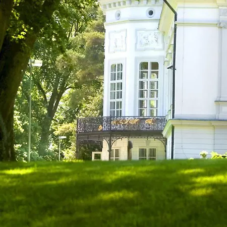Park Tartuf Szálloda